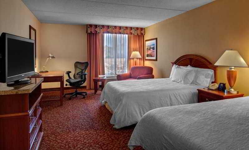 Hilton Garden Inn Newport News Eksteriør billede