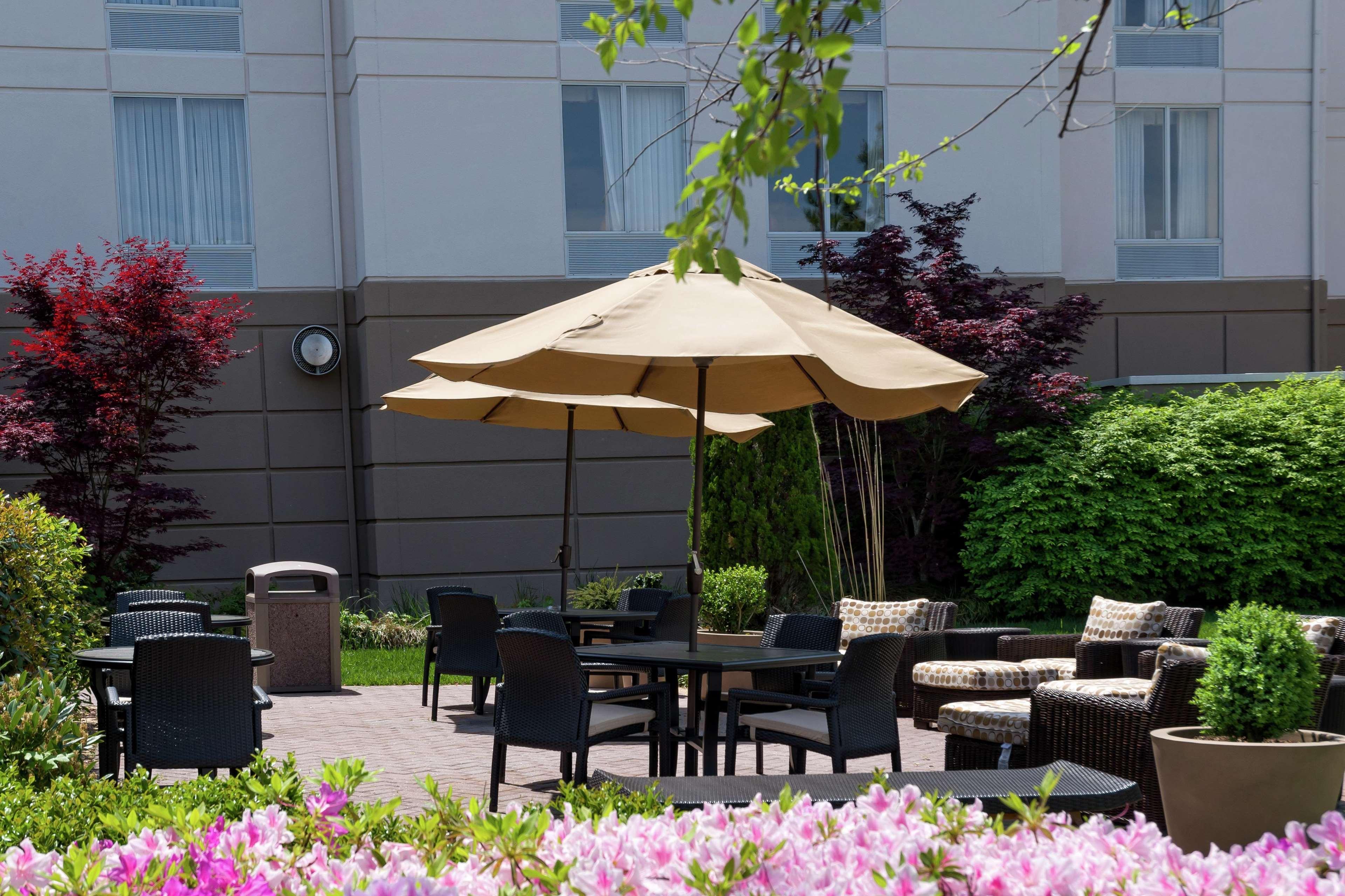 Hilton Garden Inn Newport News Eksteriør billede