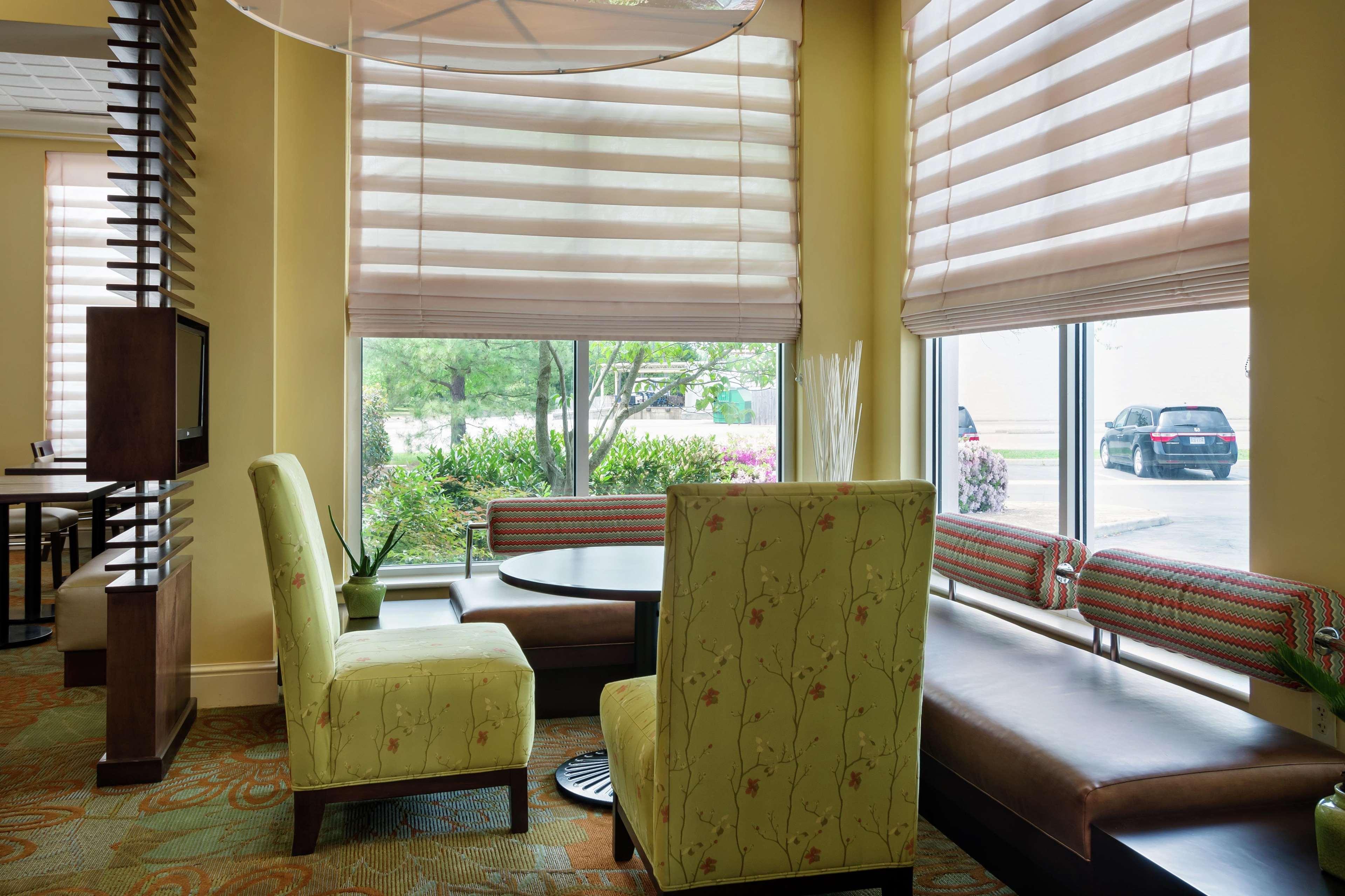 Hilton Garden Inn Newport News Eksteriør billede