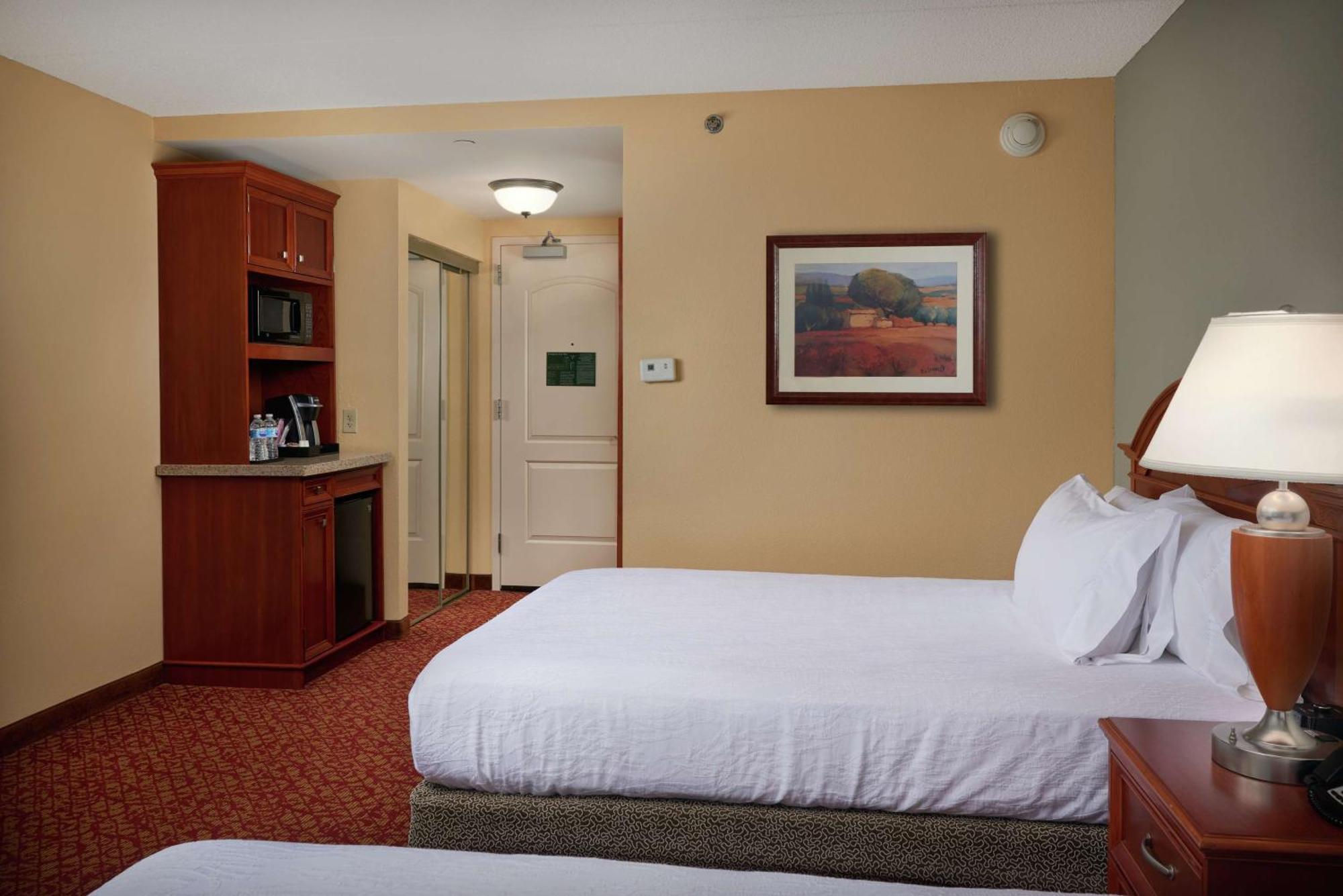 Hilton Garden Inn Newport News Eksteriør billede