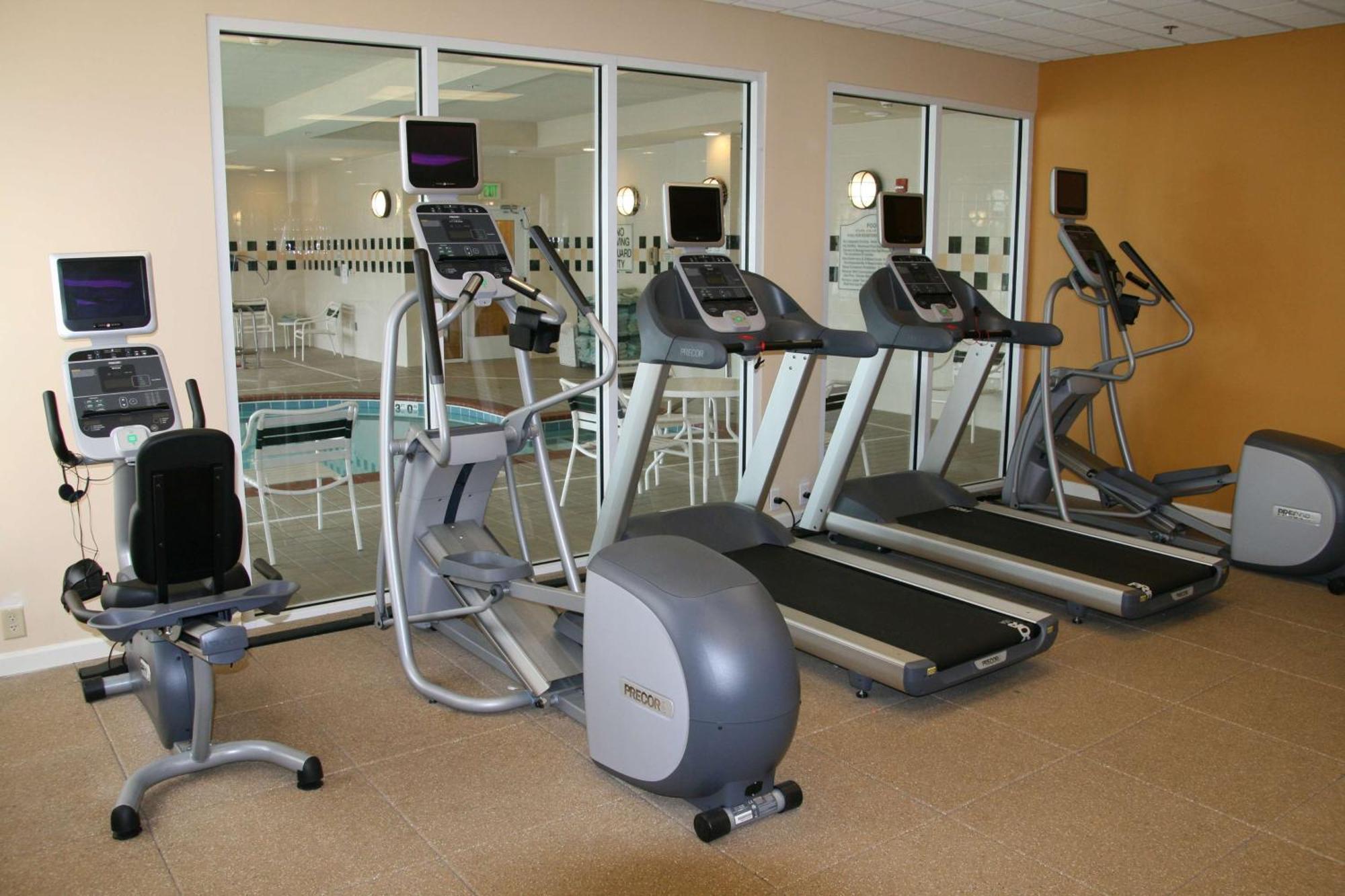 Hilton Garden Inn Newport News Eksteriør billede