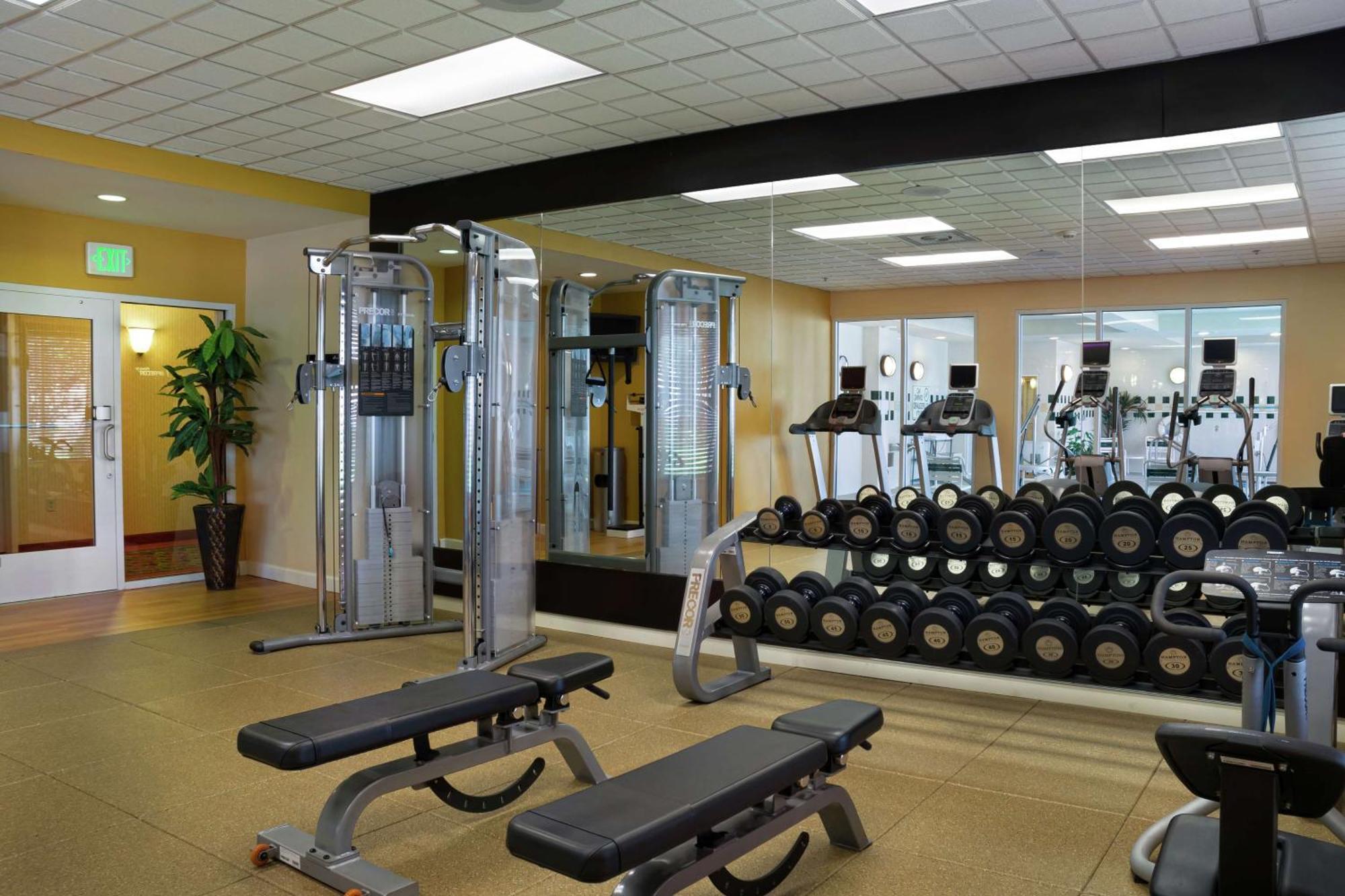Hilton Garden Inn Newport News Eksteriør billede
