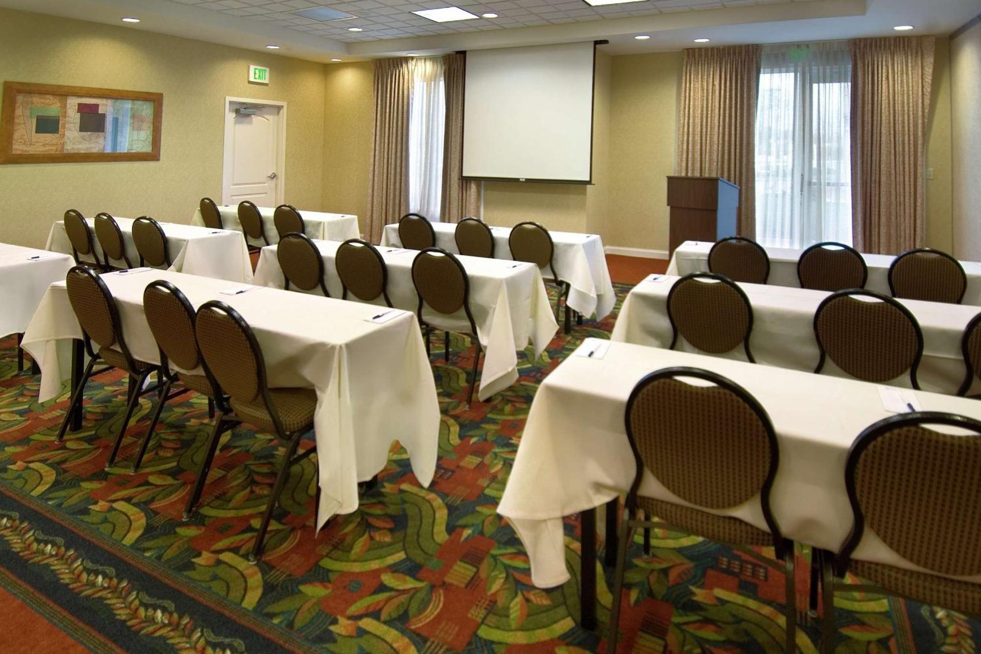 Hilton Garden Inn Newport News Eksteriør billede