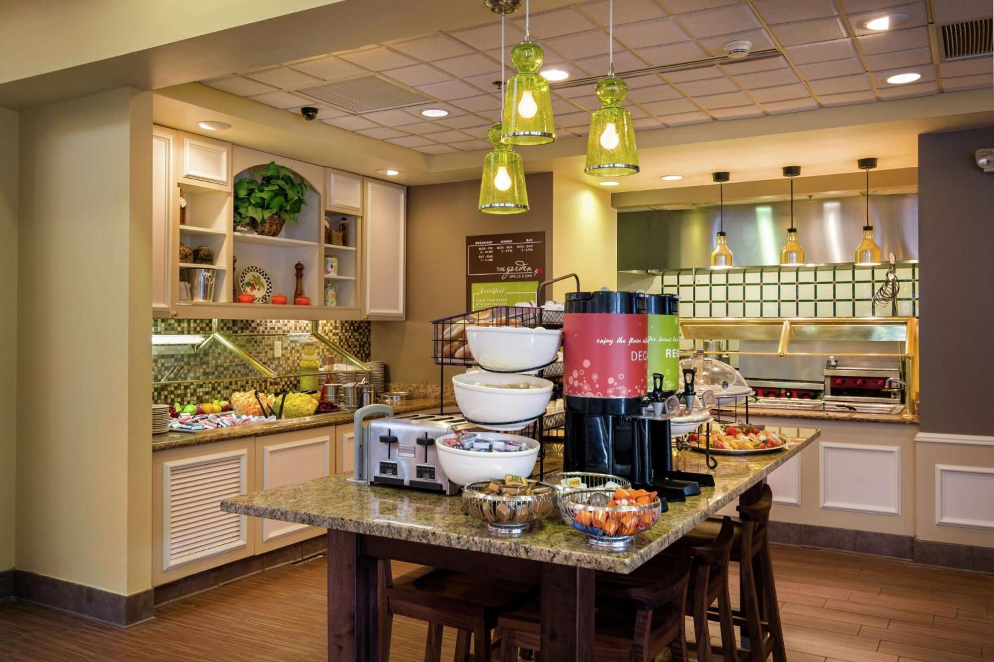 Hilton Garden Inn Newport News Eksteriør billede