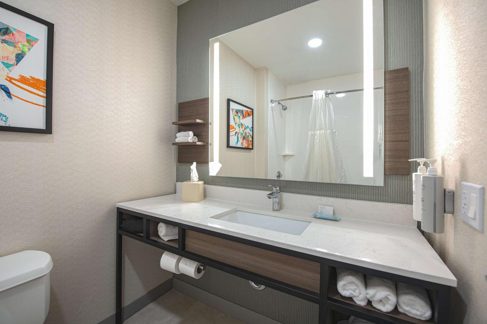 Hilton Garden Inn Newport News Eksteriør billede