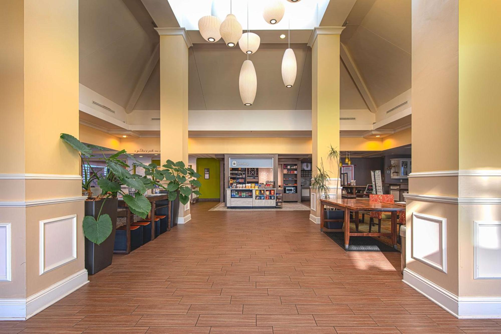Hilton Garden Inn Newport News Eksteriør billede