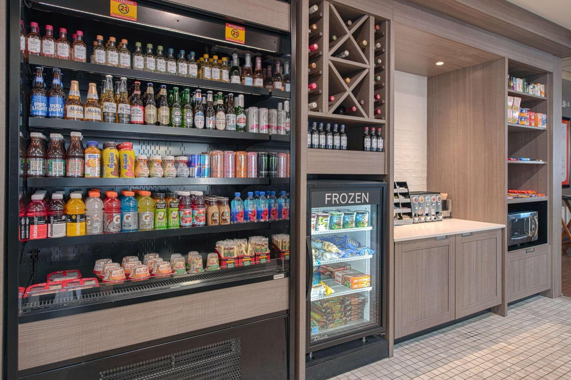 Hilton Garden Inn Newport News Eksteriør billede