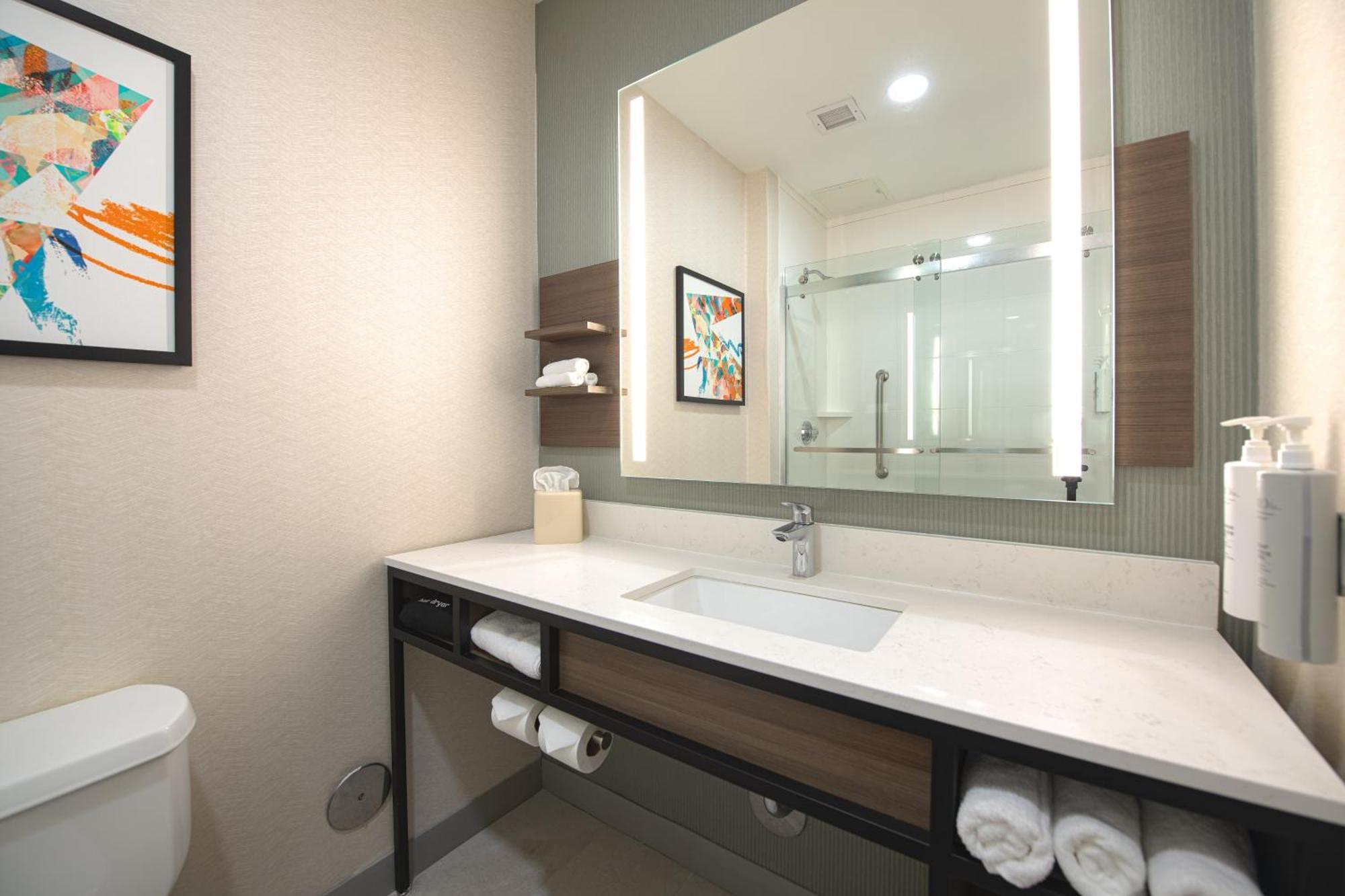 Hilton Garden Inn Newport News Eksteriør billede